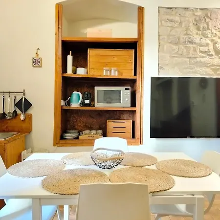 Domus Near Parcheggio Mojano