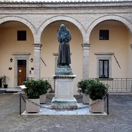Domus Near Parcheggio Mojano Apartment