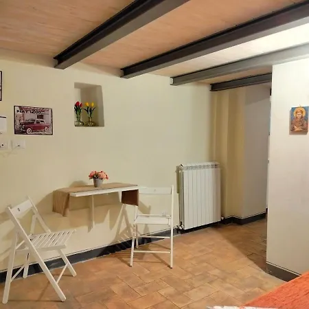 Domus Near Parcheggio Mojano Apartment