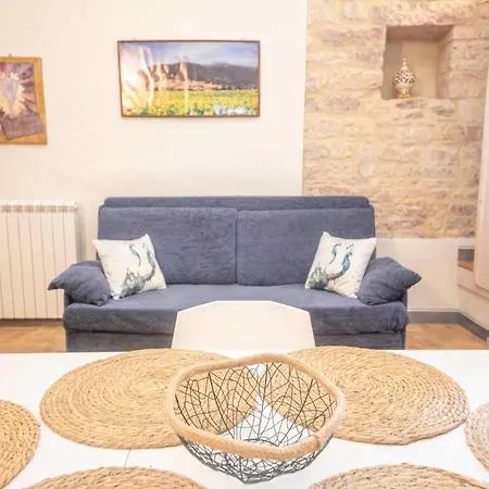 Apartment Domus Near Parcheggio Mojano *